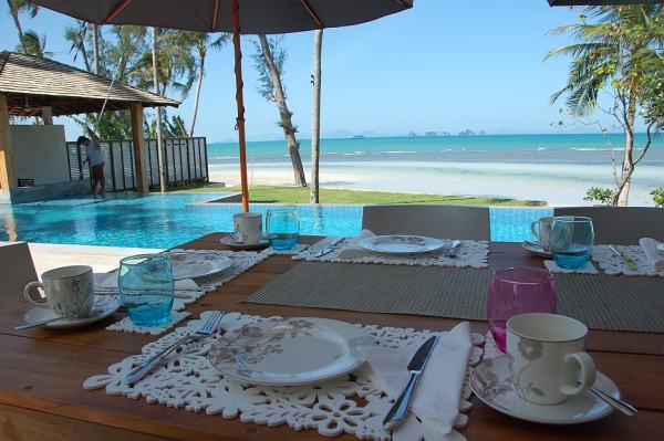 Comedor con vista al mar